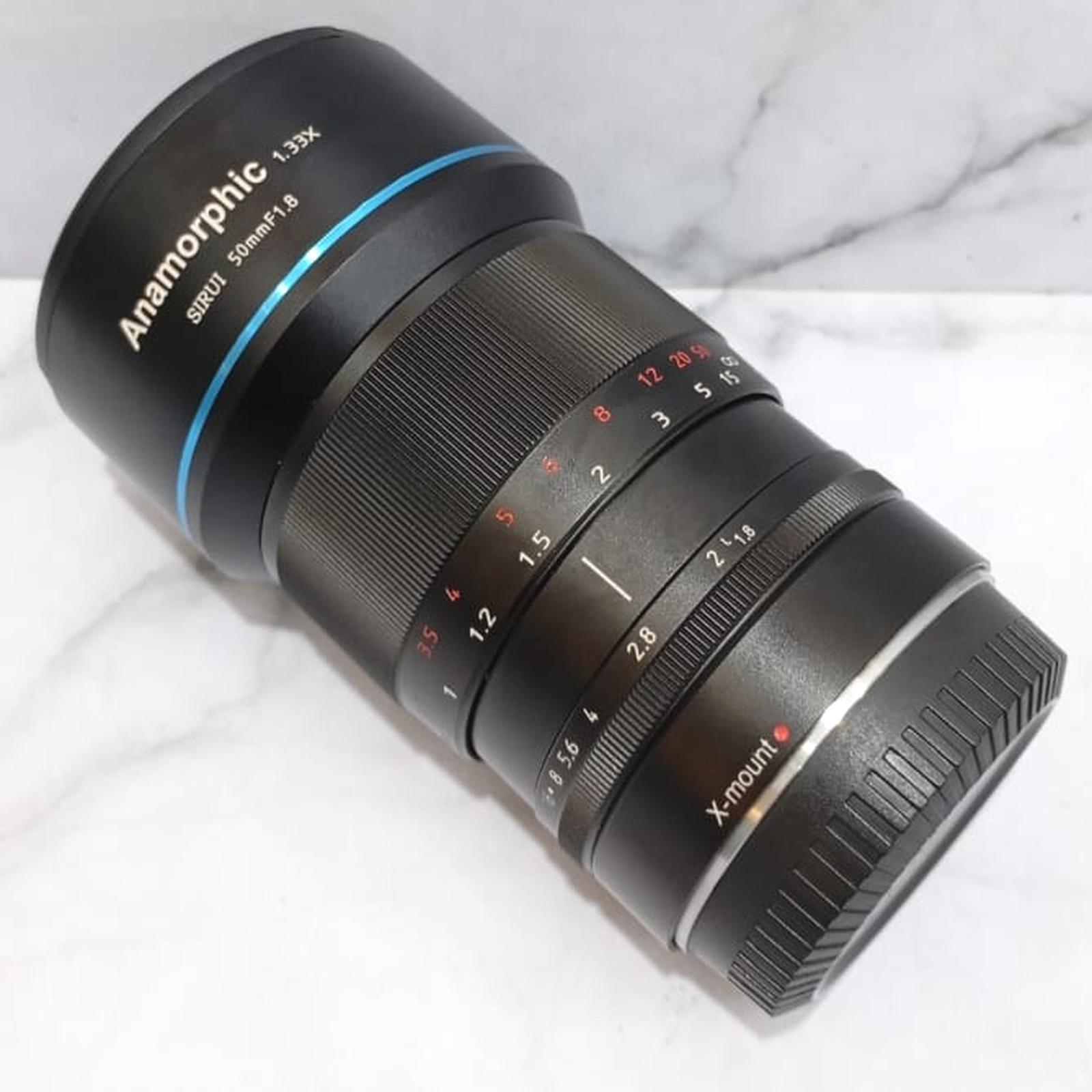 LENSA SIRUI 50mm F1.8 1.33x ANAMORPHIC LENS FOR FUJI